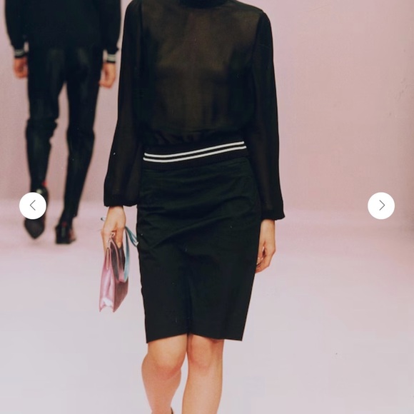 Vintage Miu Miu
vintage miu miu ss2000 bag - Picture 6 of 8